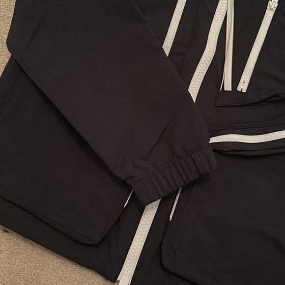 New Nike Small Black/White Windbreaker - Picture 3 of 5